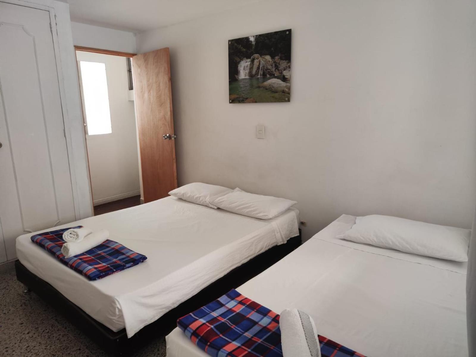 Absolute Hotel & Hostel Boutique Медельин Экстерьер фото